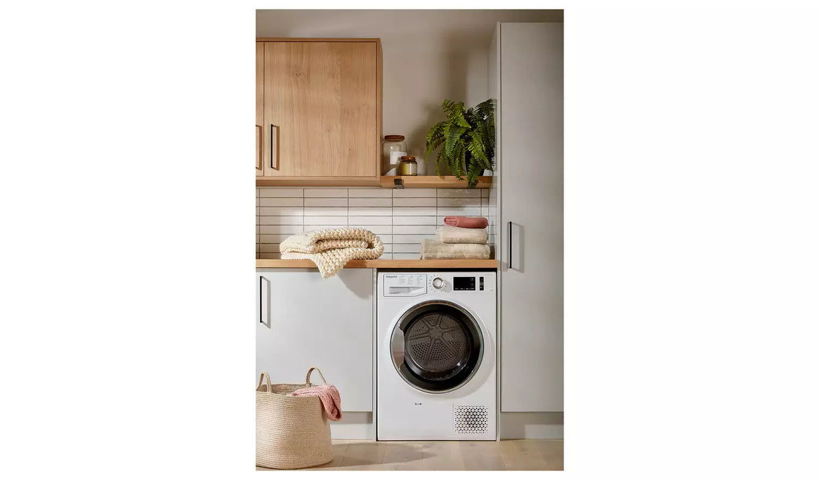 Hotpoint NT M11 8X3XB UK Heat Pump Tumble Dryer - White - Bonus Superstore