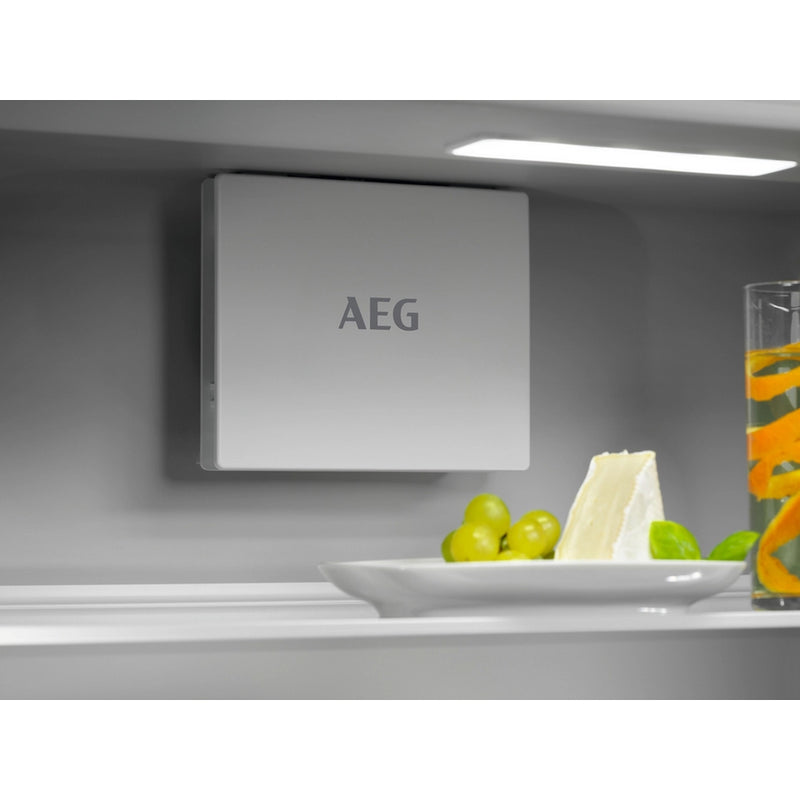 AEG NSK6D181EC Fully Integrated Larder Fridge - Fixed Hinge