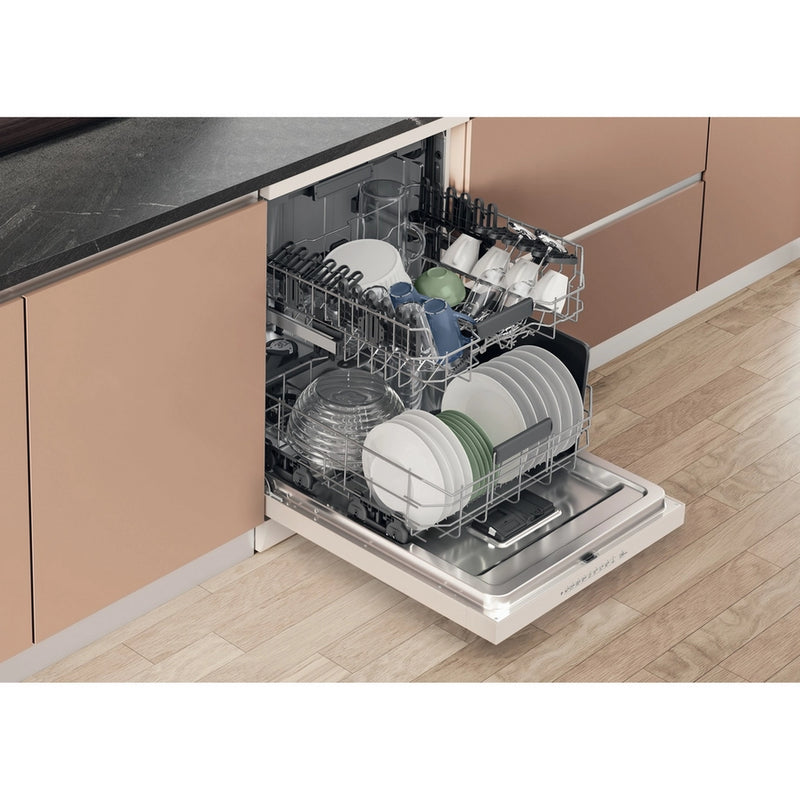 Hotpoint Maxi Space H7FHP43WUK Dishwasher with Third Rack - White - 15 Place Settings
