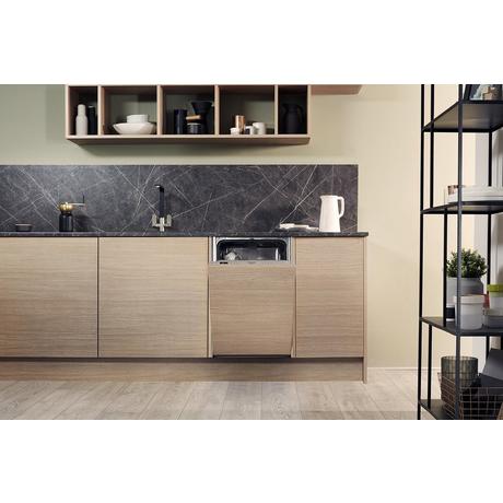 Hotpoint HSICIH4798BI Integrated Slimline Dishwasher - 10 Place Settings - Bonus Superstore