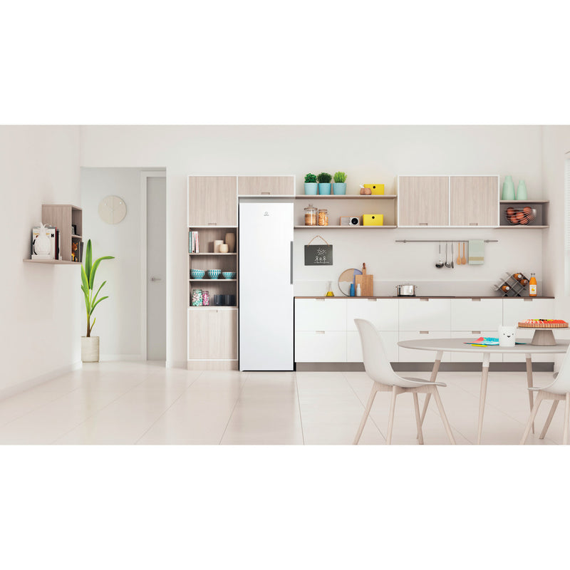 Freestanding upright freezer: white colour - UI8 F2C W UK - Bonus Superstore
