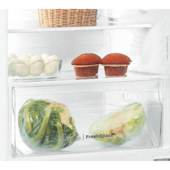 Indesit Built in fridge freezer - BI 18A2 D/I UK