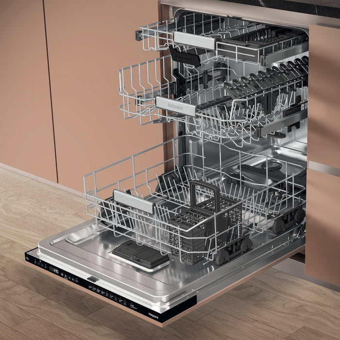 Hotpoint Hydroforce H8I HP42 L UK Built in 14 Place Setting Dishwasher