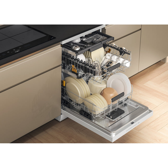 Whirlpool W7 HP33 UK Freestanding 15 place setting dishwasher