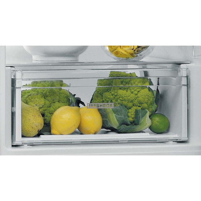 Whirlpool fridge freezer - W5 821E W UK