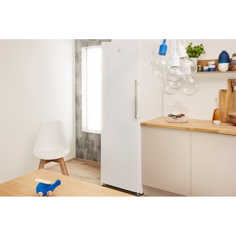Freestanding upright freezer: white colour - UI6 F2T W UK - Bonus Superstore