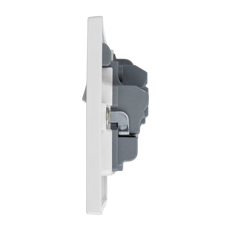 Saxby SE421 Square Edge 13A 2G SP Switched Socket