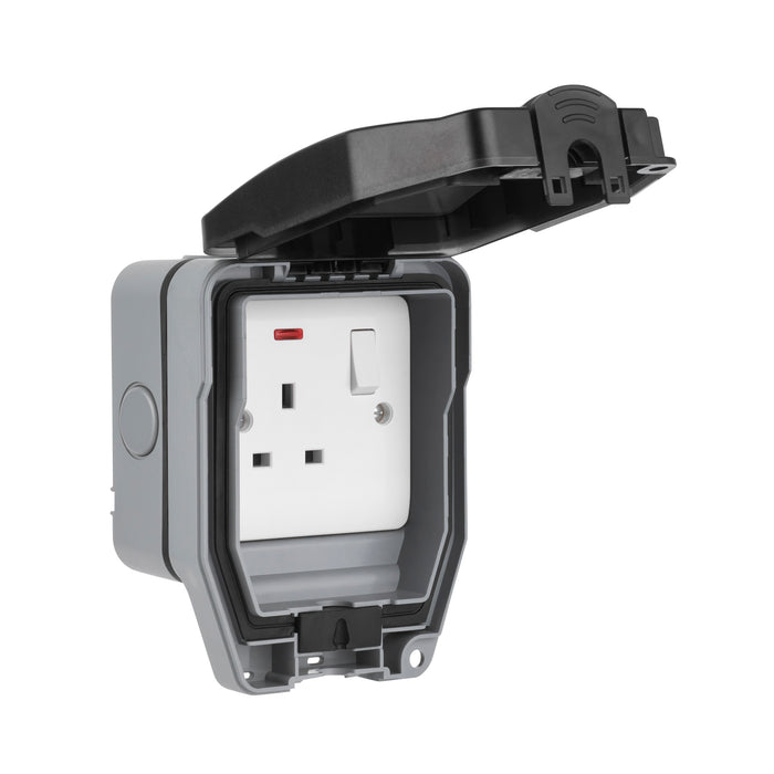 Saxby WP412 Weatherproof 13A 1G DP Switched Socket